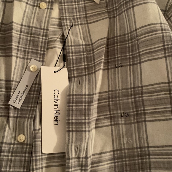 Calvin Klein Button Up Plaid - Picture 4 of 7